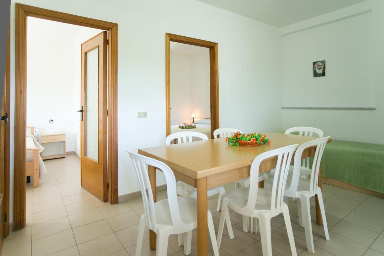 Residence Adriatico Mattinata Habitación foto